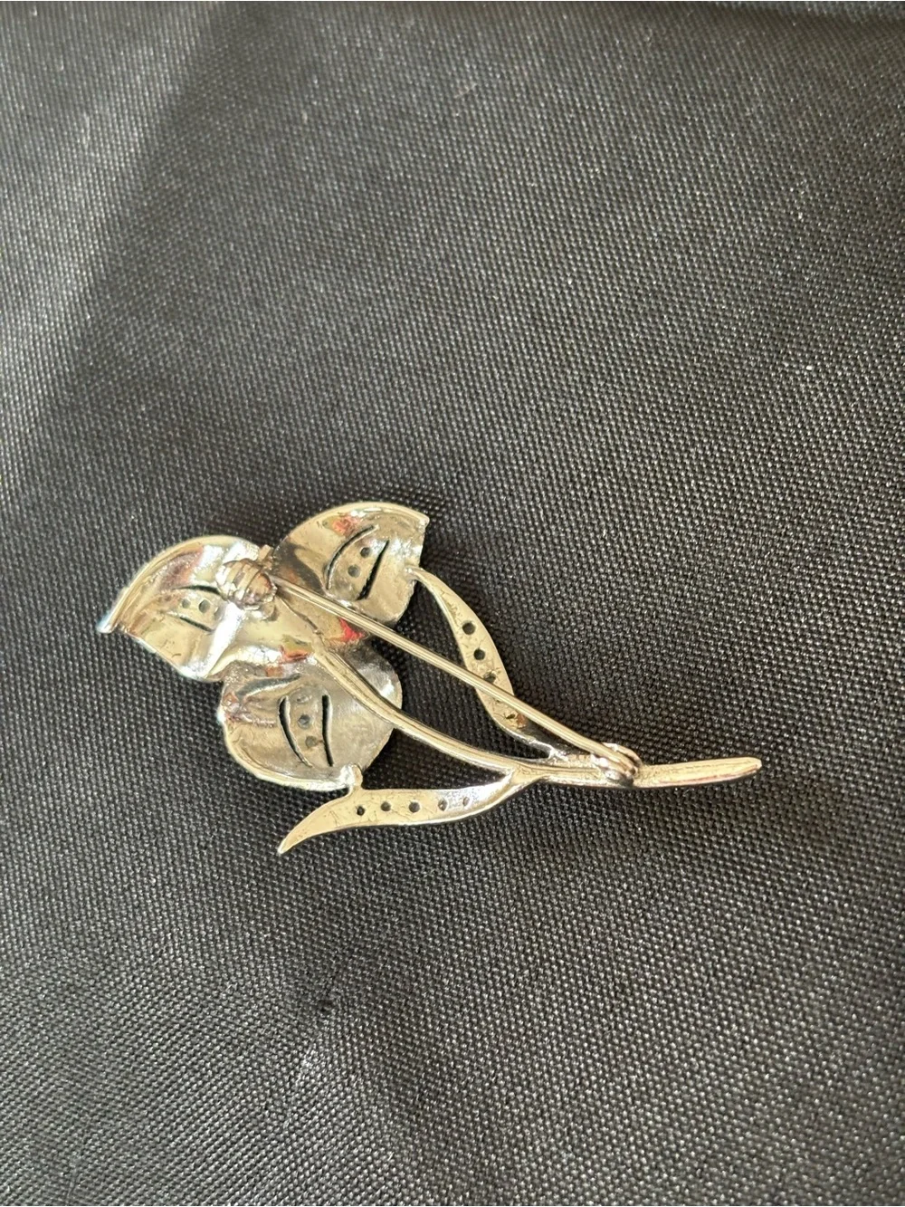Silver Floral Pearl Brooch - Elegant Women’s Jewelry